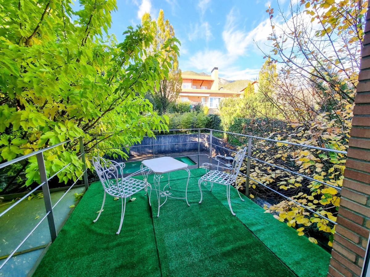 Villa Guara Golf Y Pool Comotucasa Nueno Eksteriør bilde