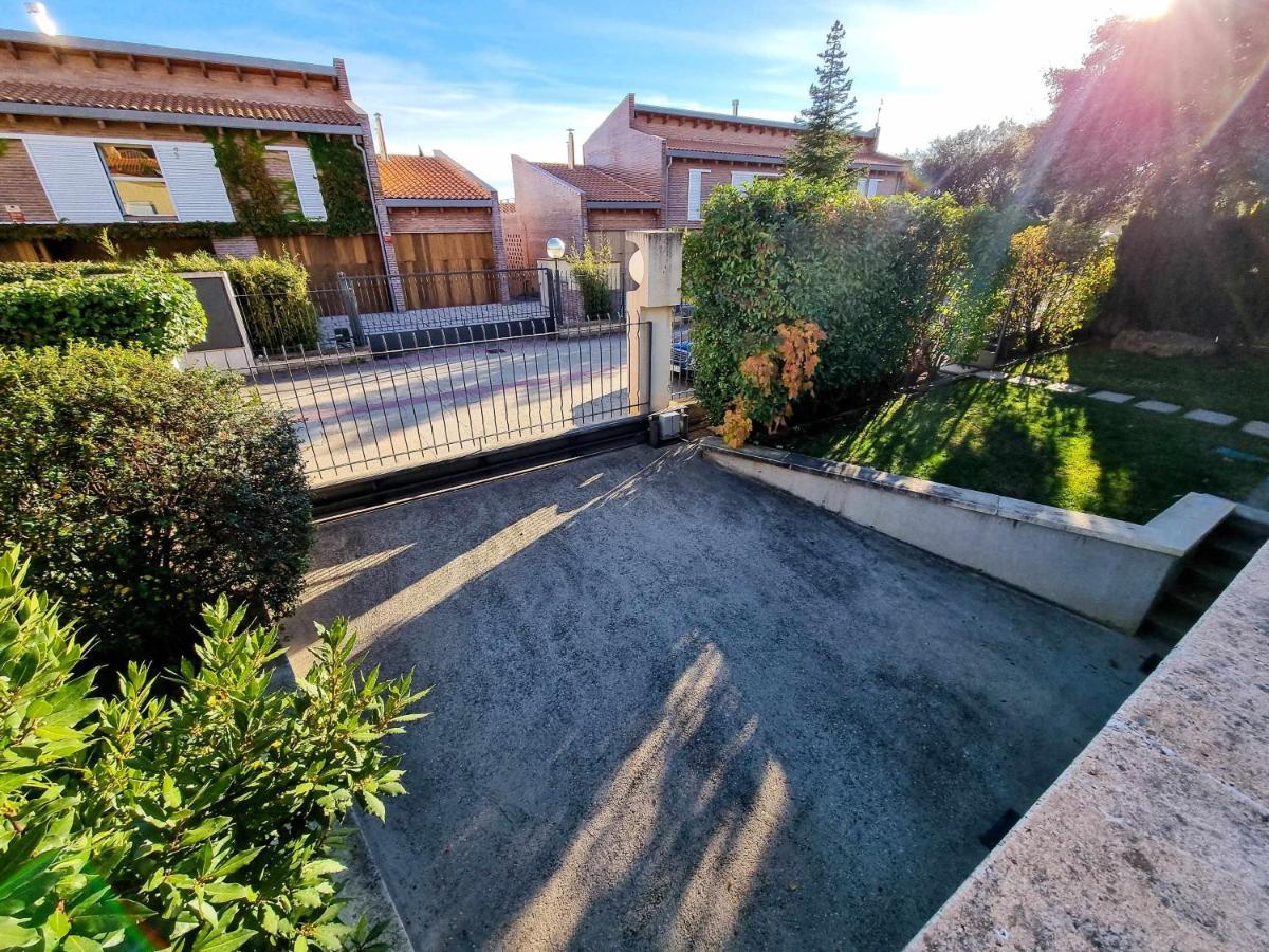 Villa Guara Golf Y Pool Comotucasa Nueno Eksteriør bilde